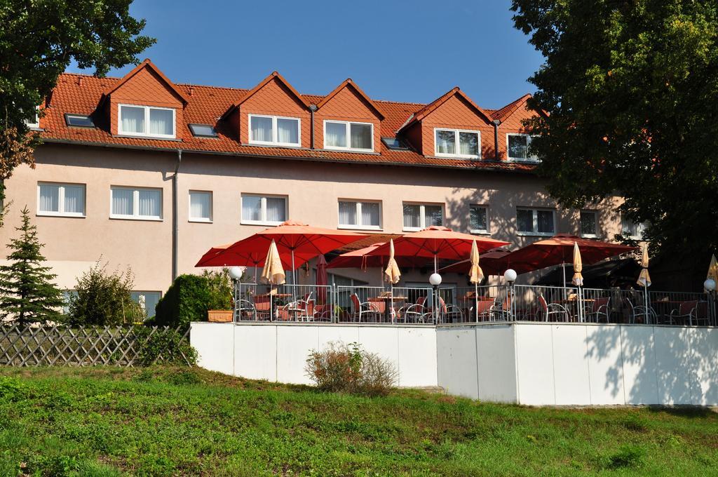 Hotel-Restaurant Weinberg Artern Exterior photo